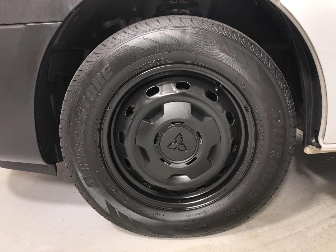 Photo '10' of Mitsubishi Express