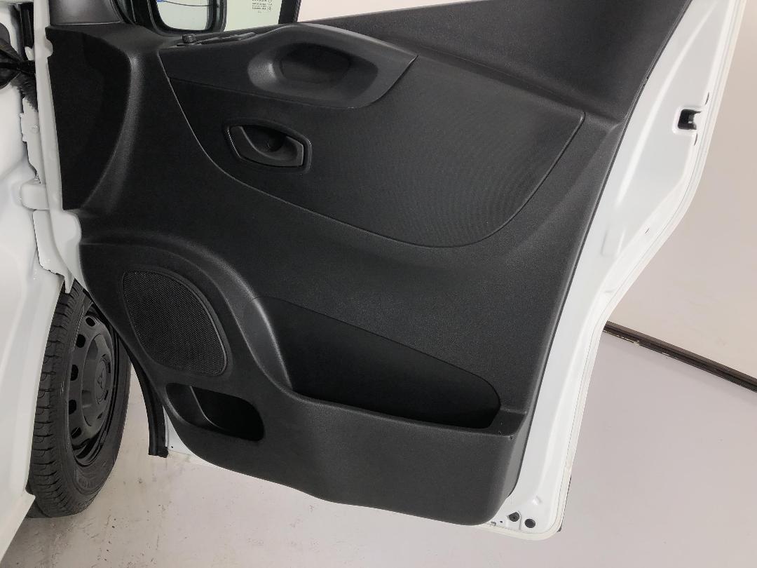 Photo '15' of Mitsubishi Express