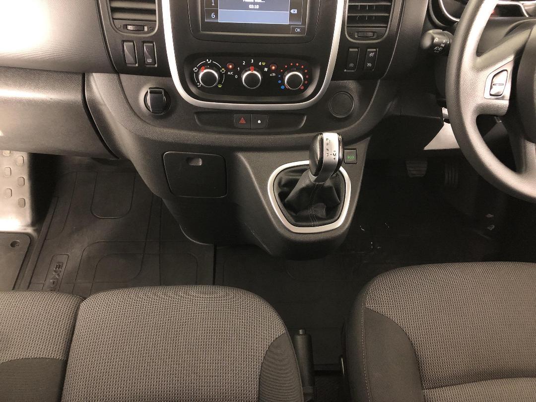 Photo '18' of Mitsubishi Express