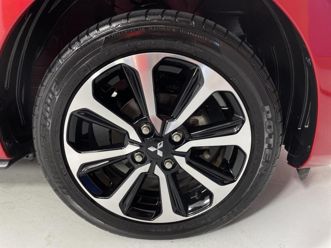 Photo '9' of Mitsubishi Mirage Photo '9' of Mitsubishi Mirage