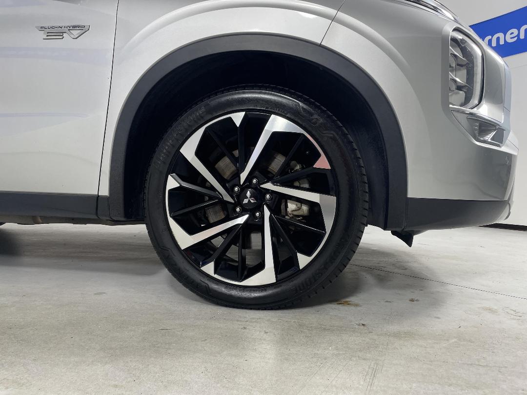 Photo '9' of Mitsubishi Outlander Photo '9' of Mitsubishi Outlander