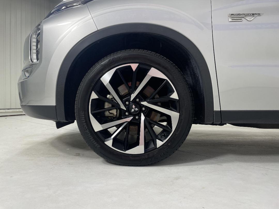 Photo '10' of Mitsubishi Outlander Photo '10' of Mitsubishi Outlander