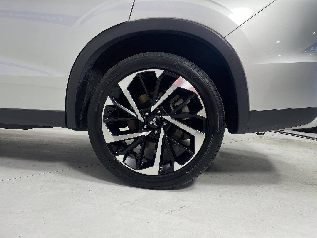 Photo '11' of Mitsubishi Outlander Photo '11' of Mitsubishi Outlander