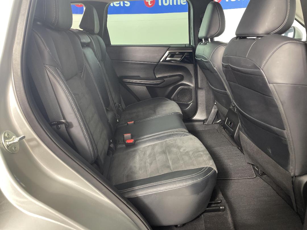 Photo '20' of Mitsubishi Outlander Photo '20' of Mitsubishi Outlander