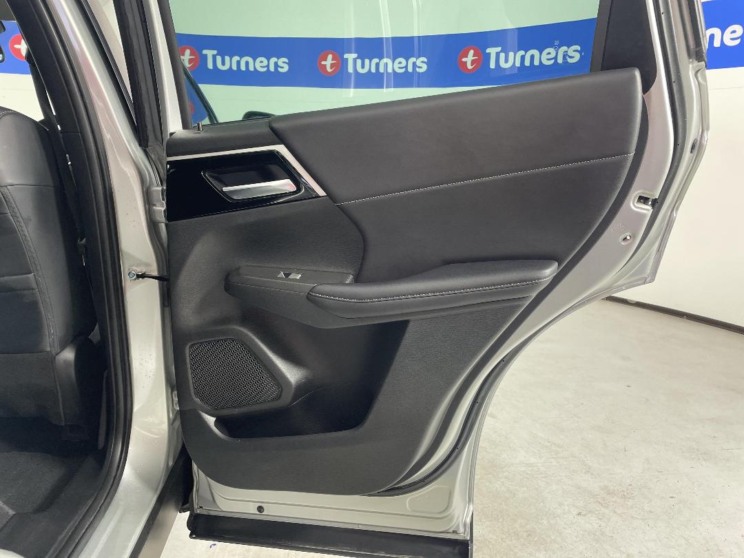 Photo '19' of Mitsubishi Outlander Photo '19' of Mitsubishi Outlander