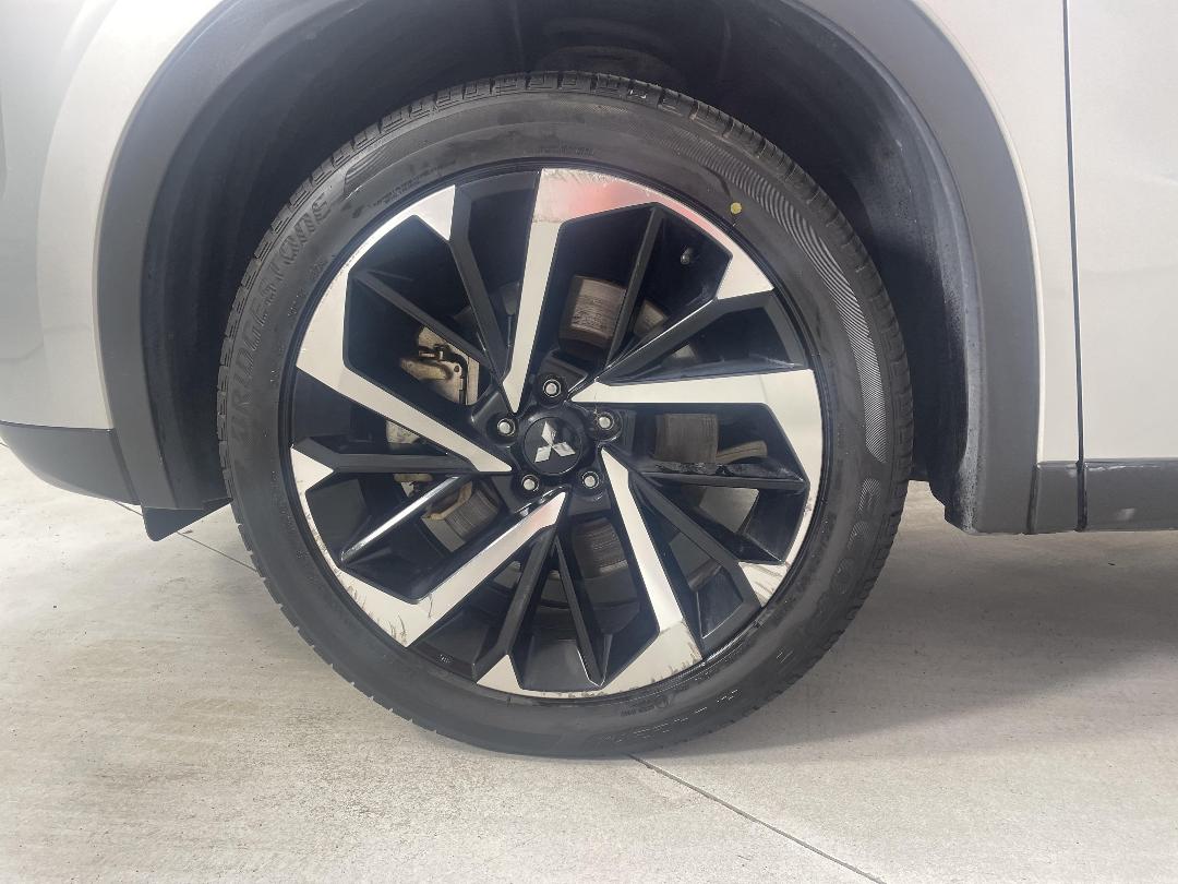 Photo '10' of Mitsubishi Outlander