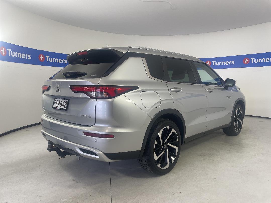 Photo '7' of Mitsubishi Outlander