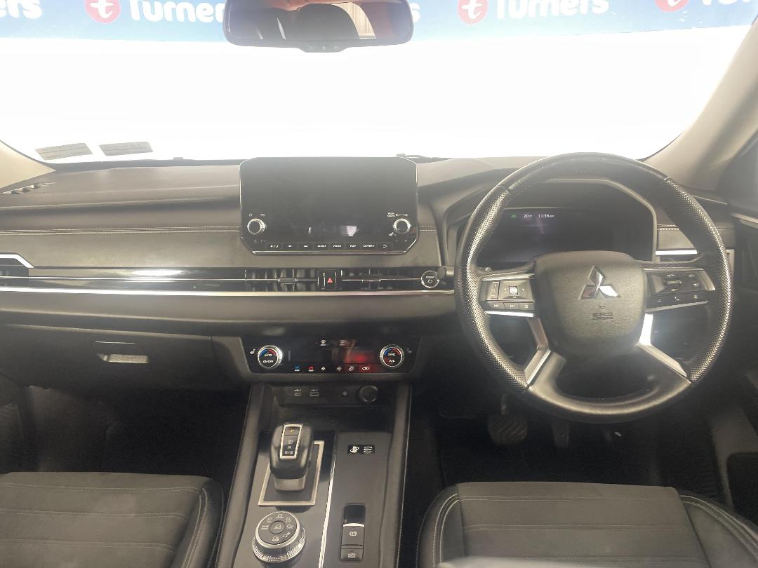 Photo '17' of Mitsubishi Outlander