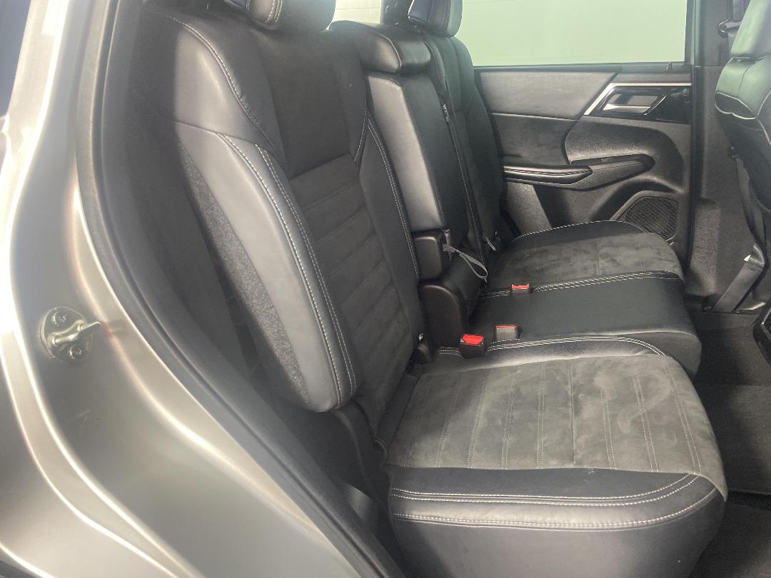 Photo '20' of Mitsubishi Outlander