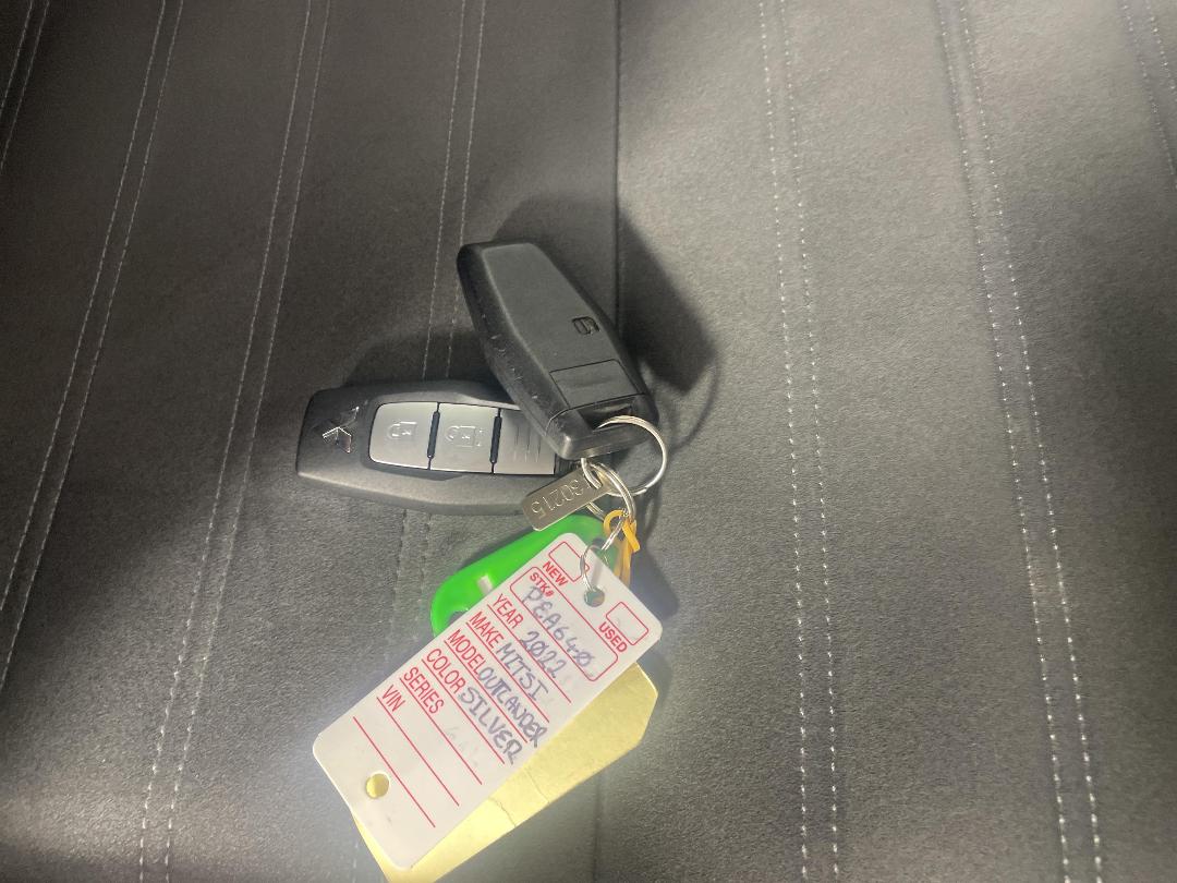 Photo '22' of Mitsubishi Outlander