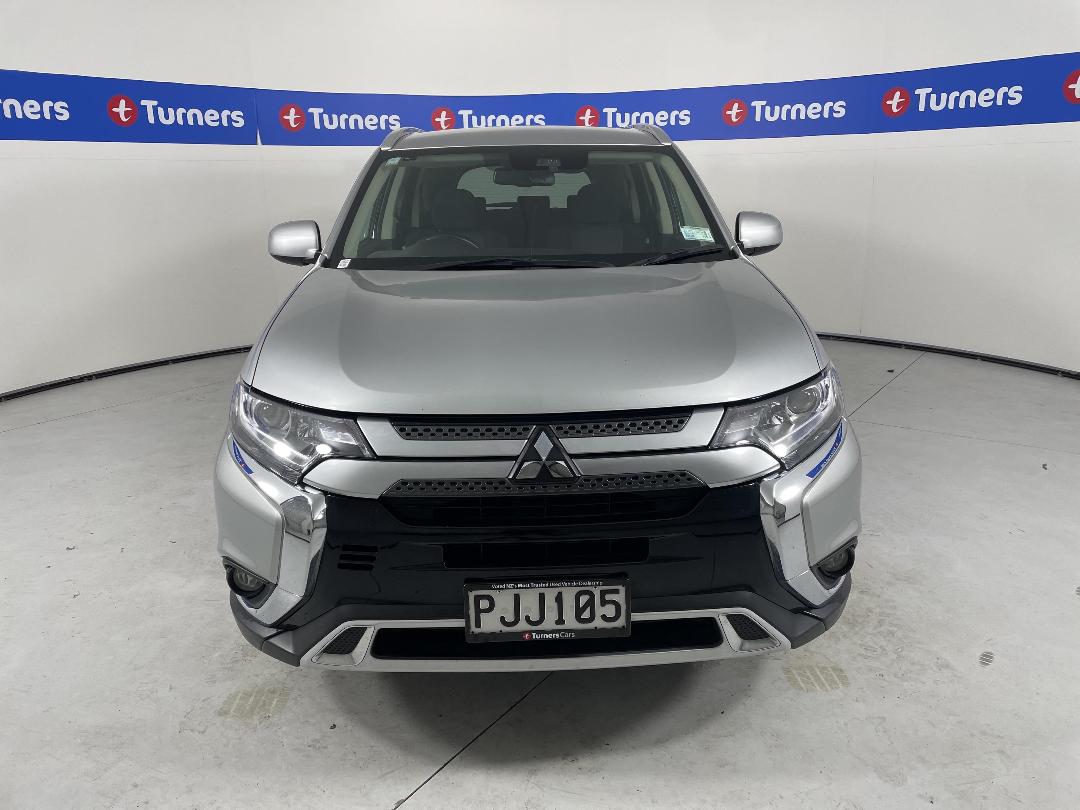 Photo '2' of Mitsubishi Outlander