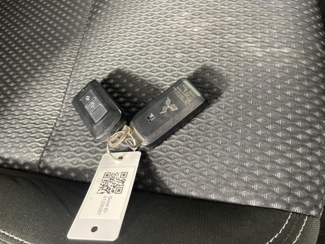 Photo '22' of Mitsubishi Outlander