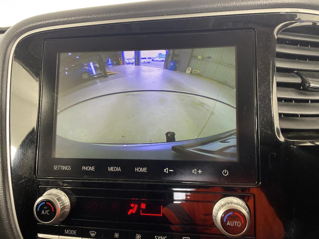 Photo '23' of Mitsubishi Outlander