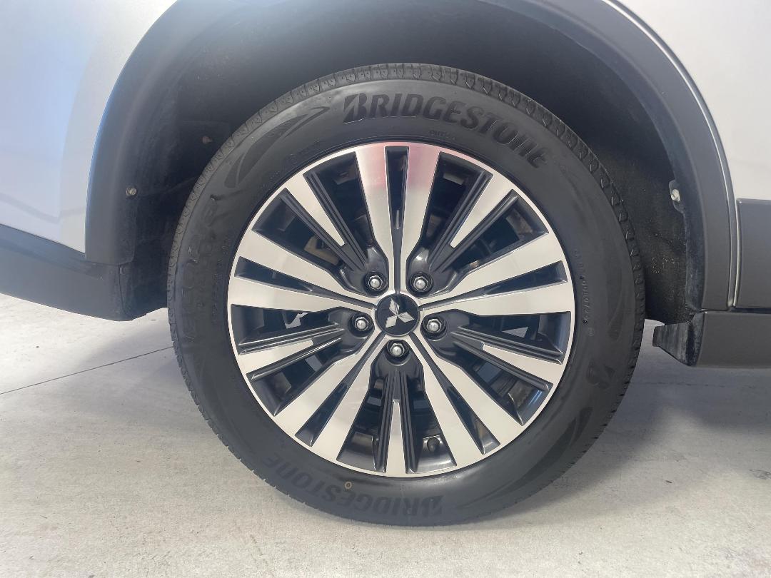 Photo '12' of Mitsubishi Outlander Photo '12' of Mitsubishi Outlander