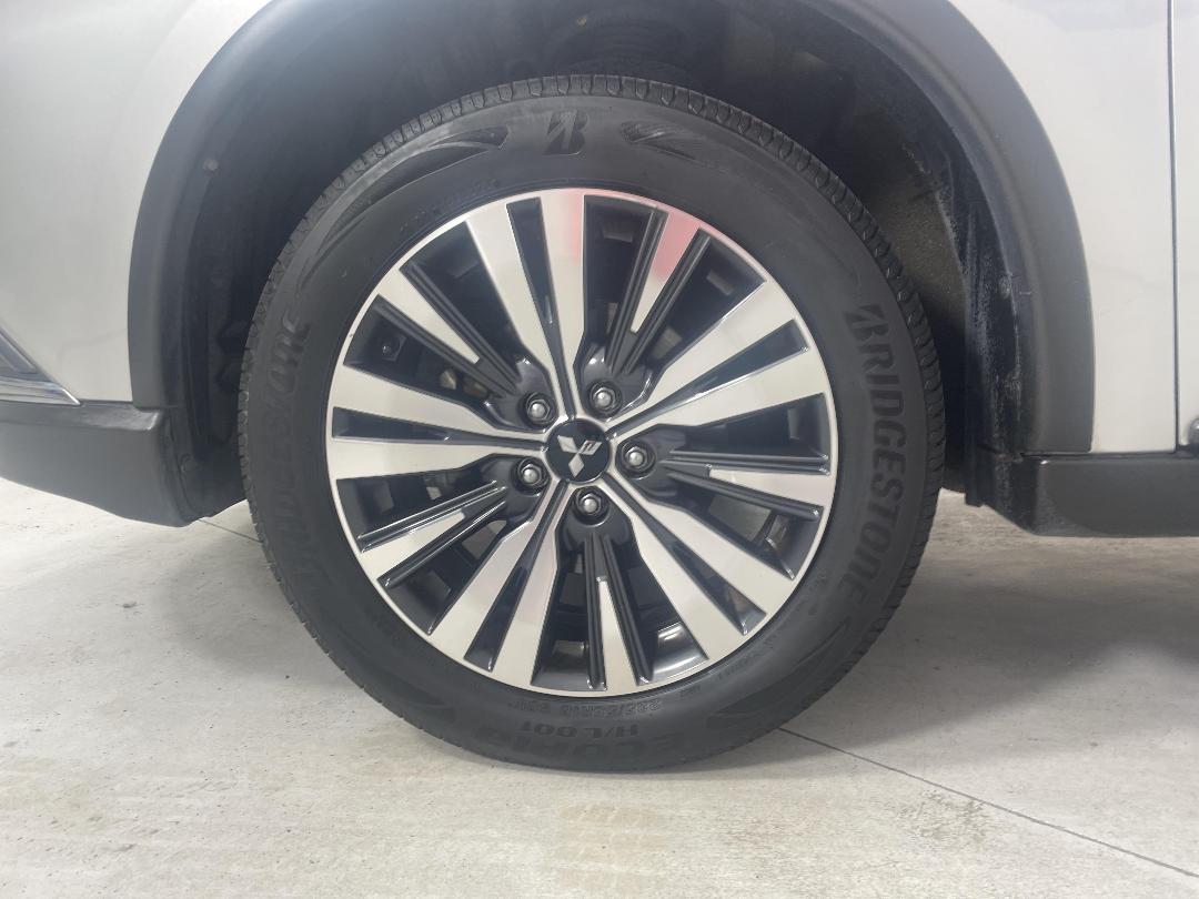 Photo '10' of Mitsubishi Outlander Photo '10' of Mitsubishi Outlander