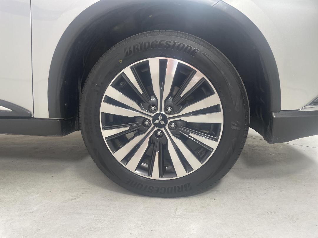 Photo '9' of Mitsubishi Outlander Photo '9' of Mitsubishi Outlander