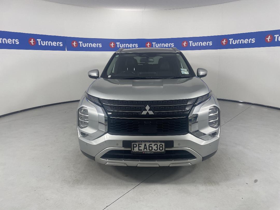 Photo '2' of Mitsubishi Outlander Photo '2' of Mitsubishi Outlander