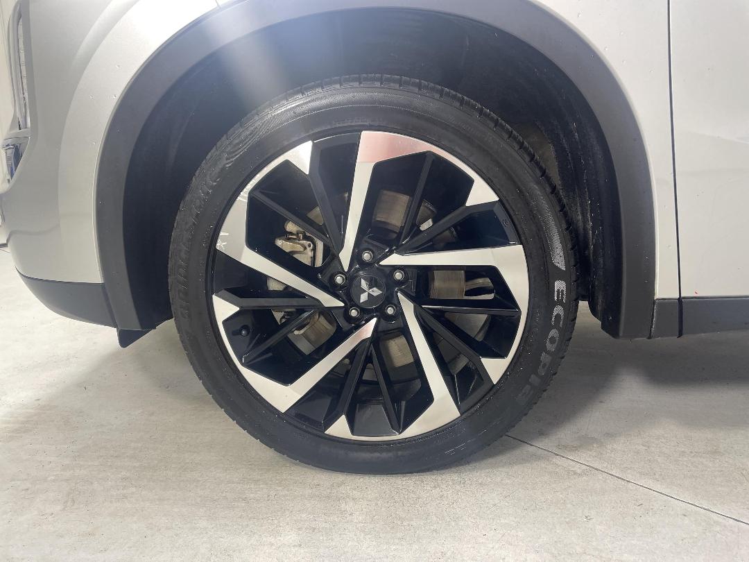 Photo '10' of Mitsubishi Outlander Photo '10' of Mitsubishi Outlander