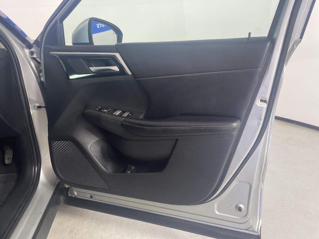 Photo '15' of Mitsubishi Outlander Photo '15' of Mitsubishi Outlander