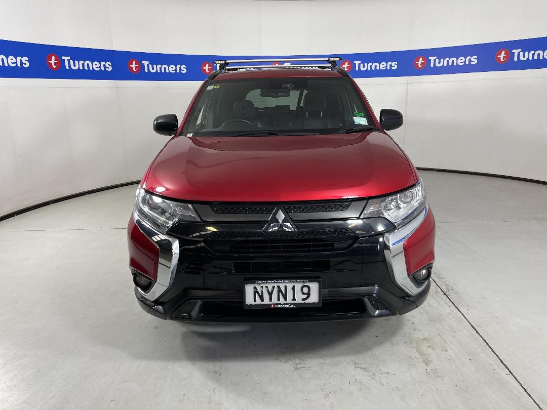 Photo '2' of Mitsubishi Outlander