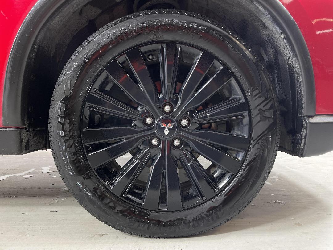 Photo '9' of Mitsubishi Outlander