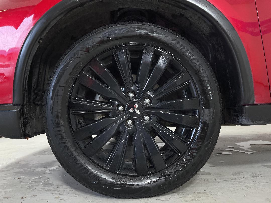 Photo '10' of Mitsubishi Outlander