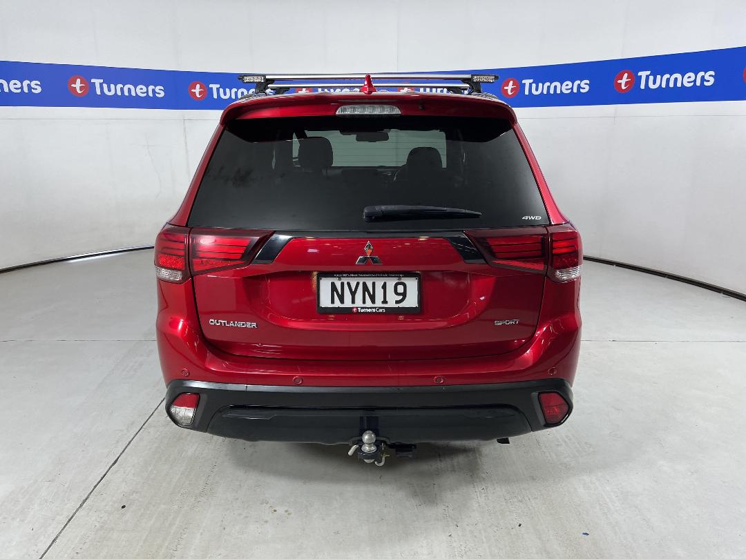 Photo '6' of Mitsubishi Outlander