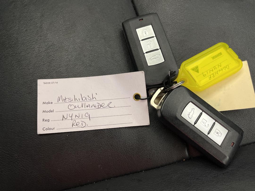 Photo '22' of Mitsubishi Outlander