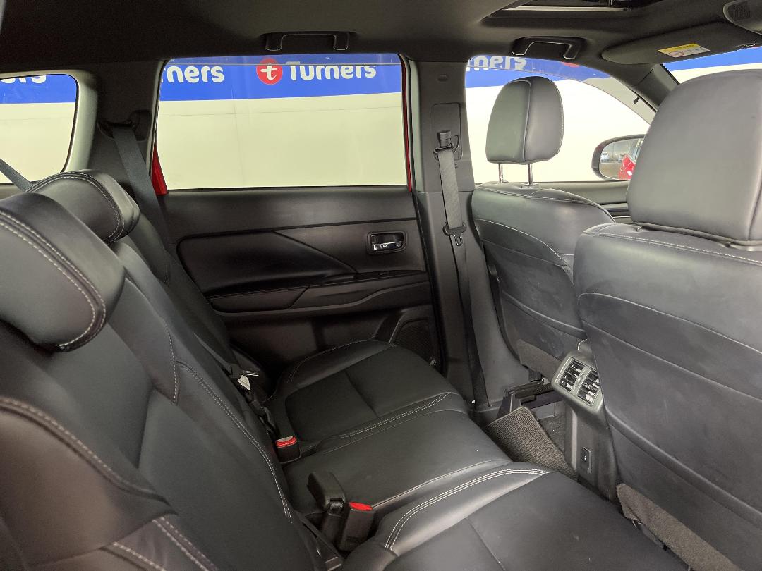 Photo '20' of Mitsubishi Outlander