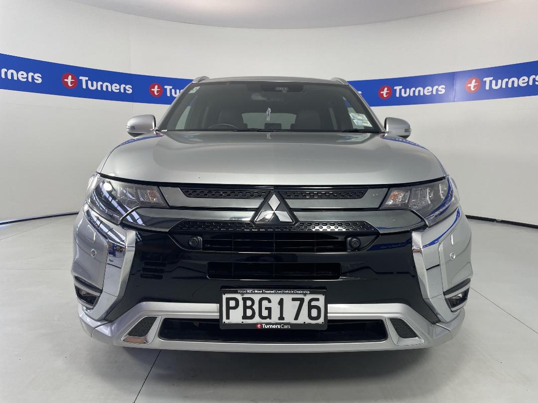 Photo '2' of Mitsubishi Outlander Photo '2' of Mitsubishi Outlander