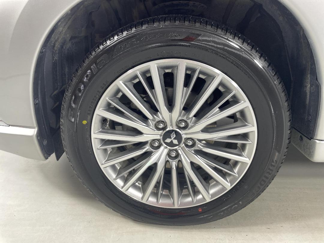 Photo '10' of Mitsubishi Outlander Photo '10' of Mitsubishi Outlander