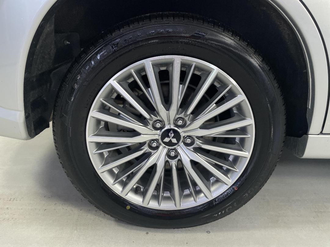 Photo '12' of Mitsubishi Outlander Photo '12' of Mitsubishi Outlander