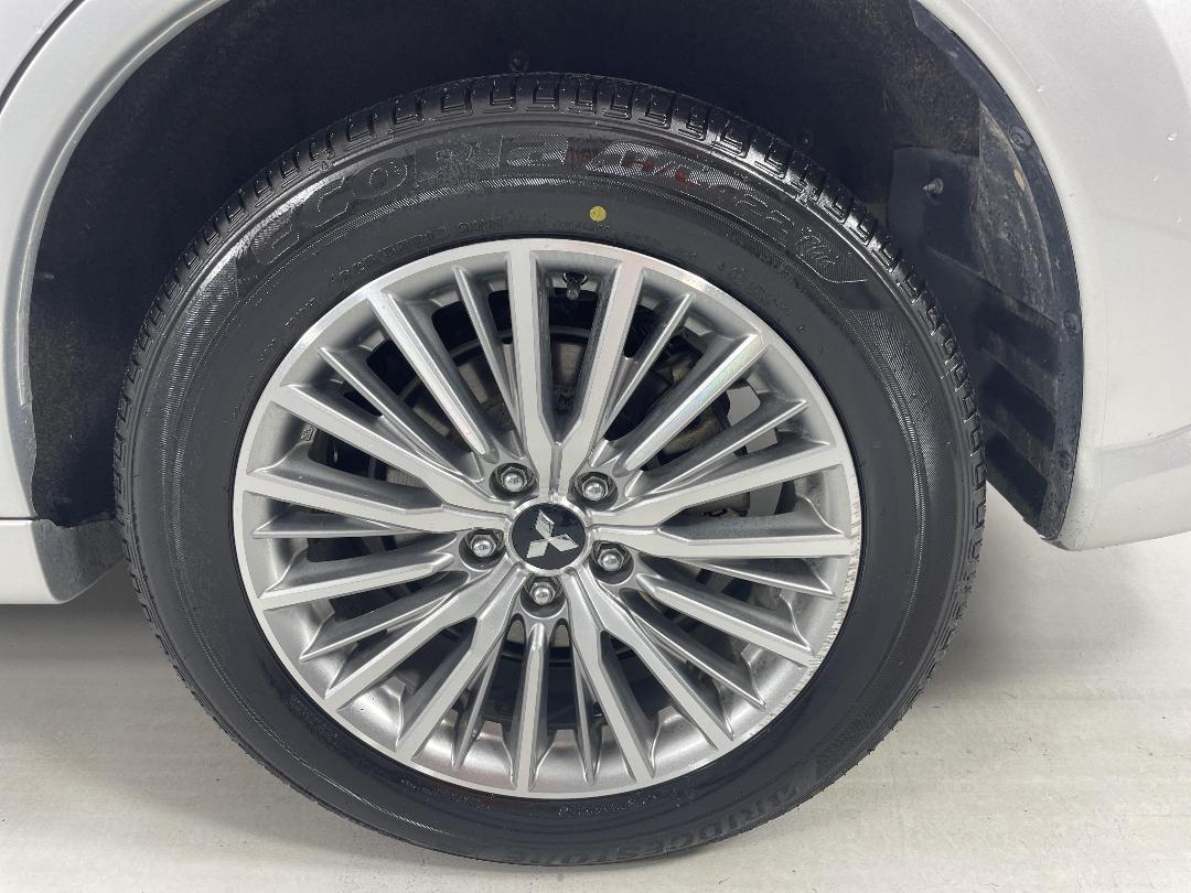 Photo '11' of Mitsubishi Outlander Photo '11' of Mitsubishi Outlander