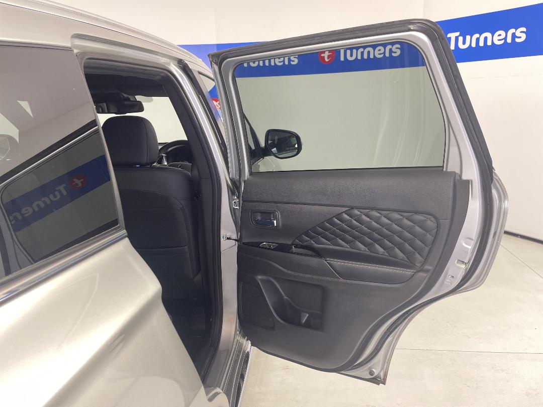 Photo '19' of Mitsubishi Outlander Photo '19' of Mitsubishi Outlander