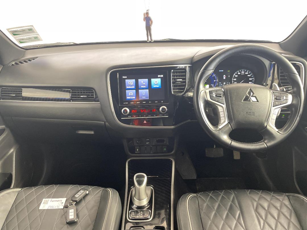 Photo '17' of Mitsubishi Outlander Photo '17' of Mitsubishi Outlander