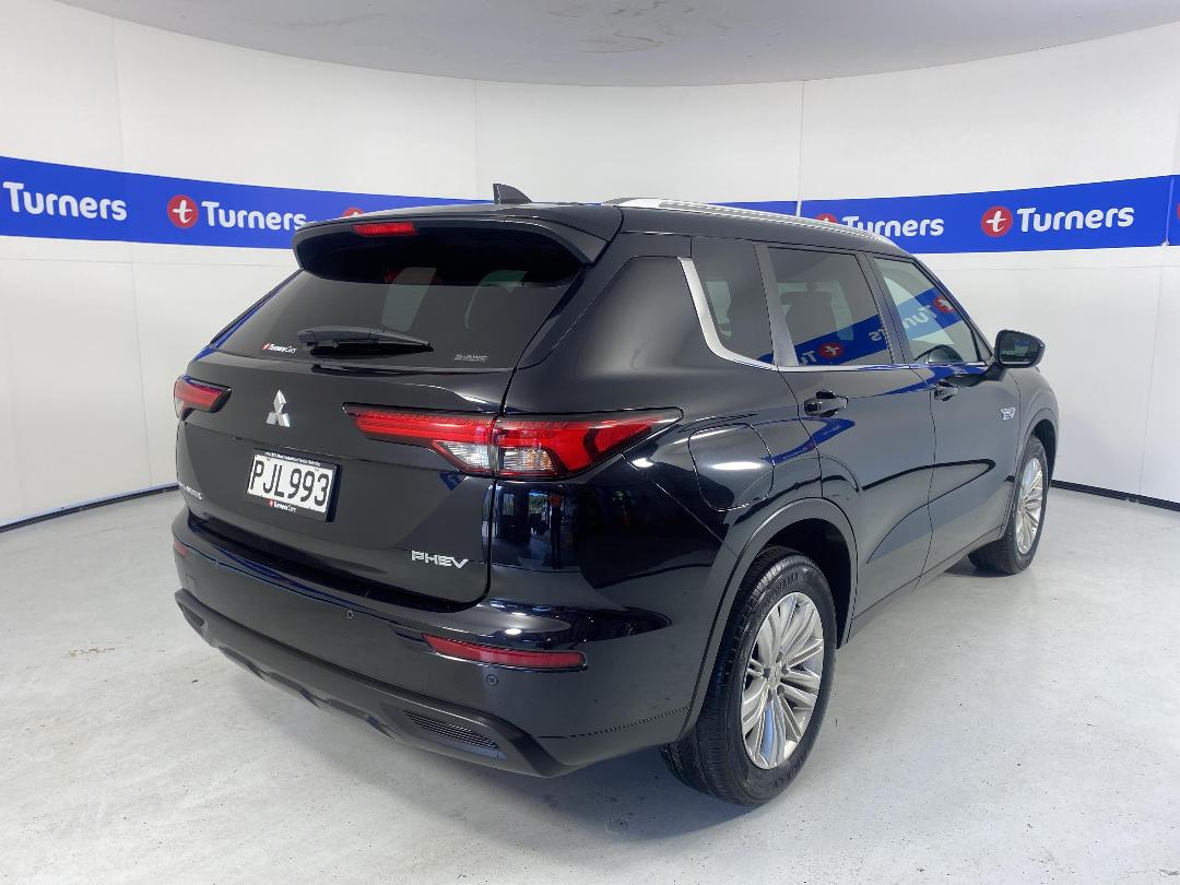 Photo '7' of Mitsubishi Outlander