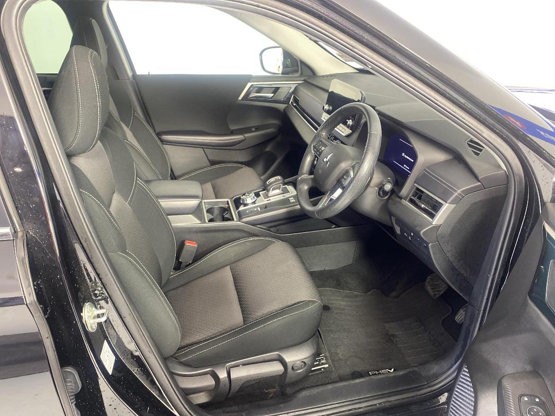 Photo '16' of Mitsubishi Outlander