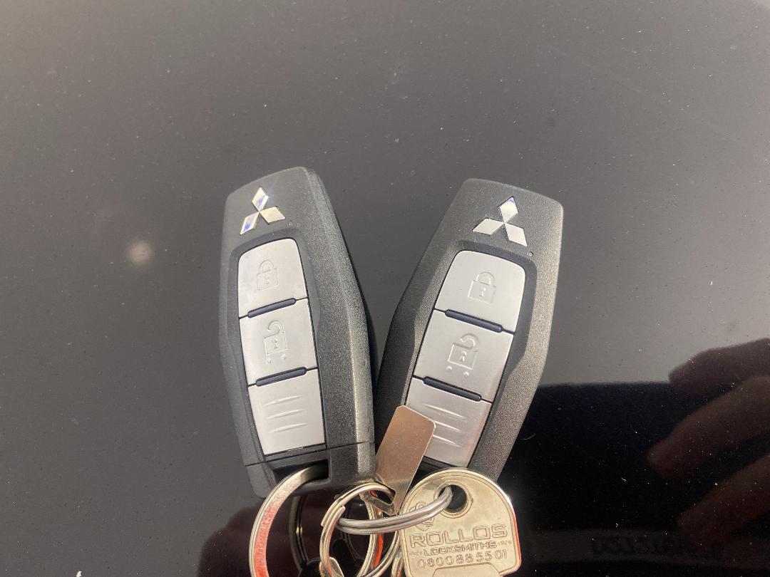 Photo '22' of Mitsubishi Outlander