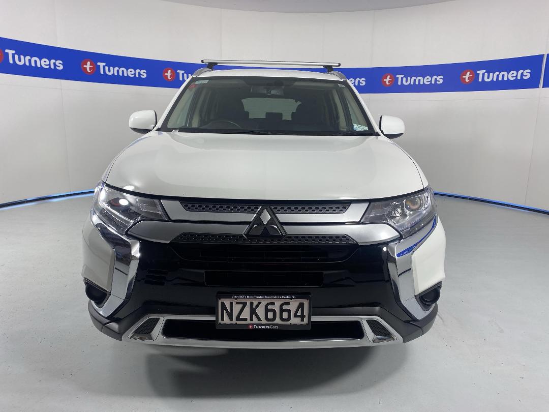 Photo '2' of Mitsubishi Outlander