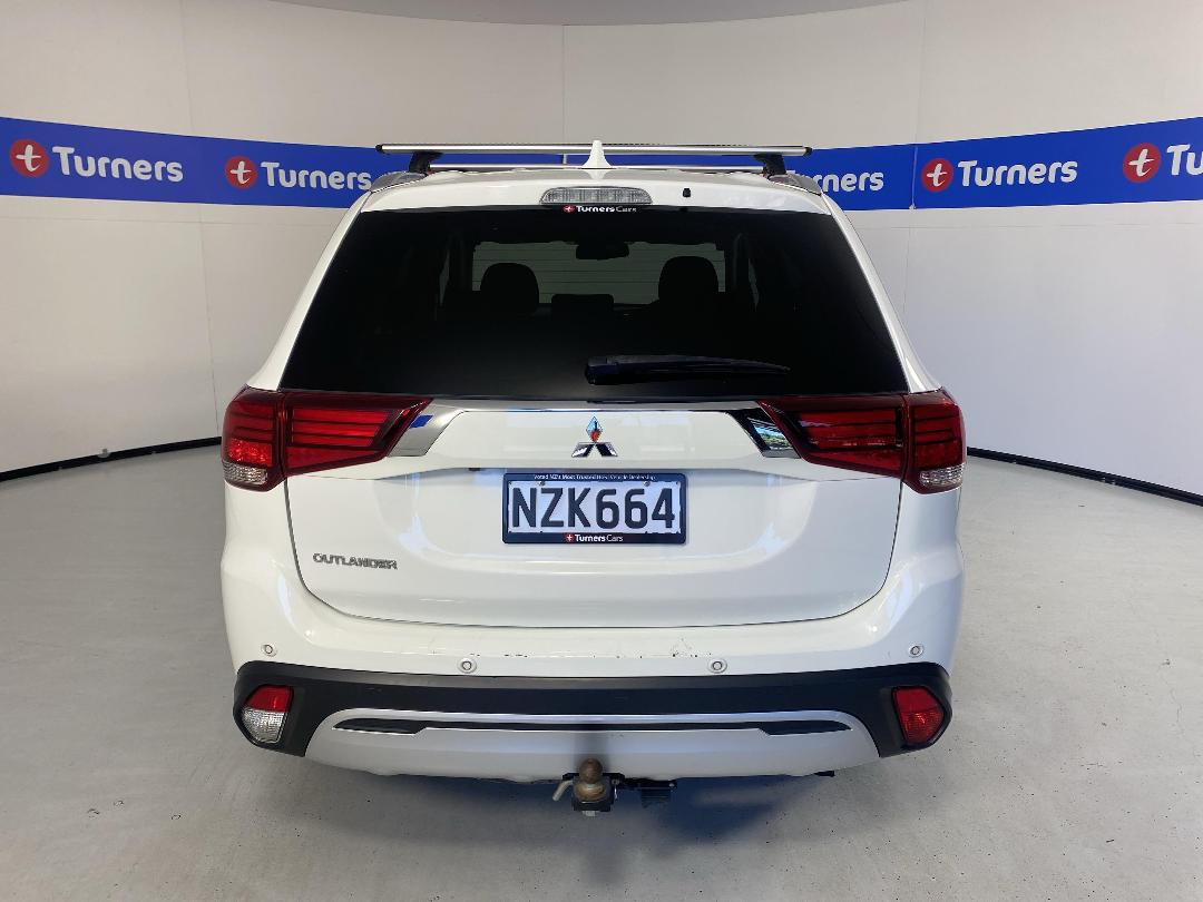 Photo '6' of Mitsubishi Outlander