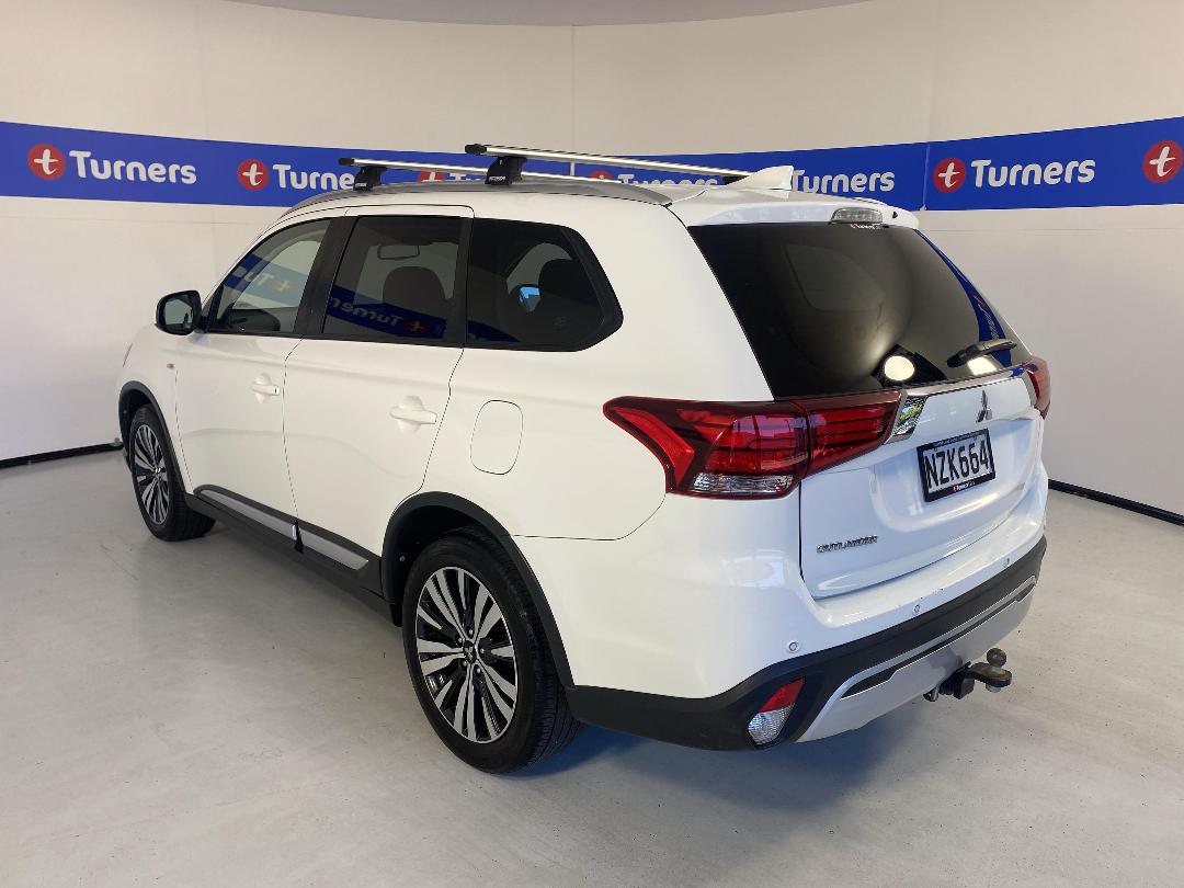 Photo '5' of Mitsubishi Outlander