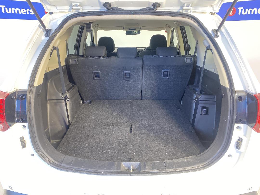 Photo '14' of Mitsubishi Outlander