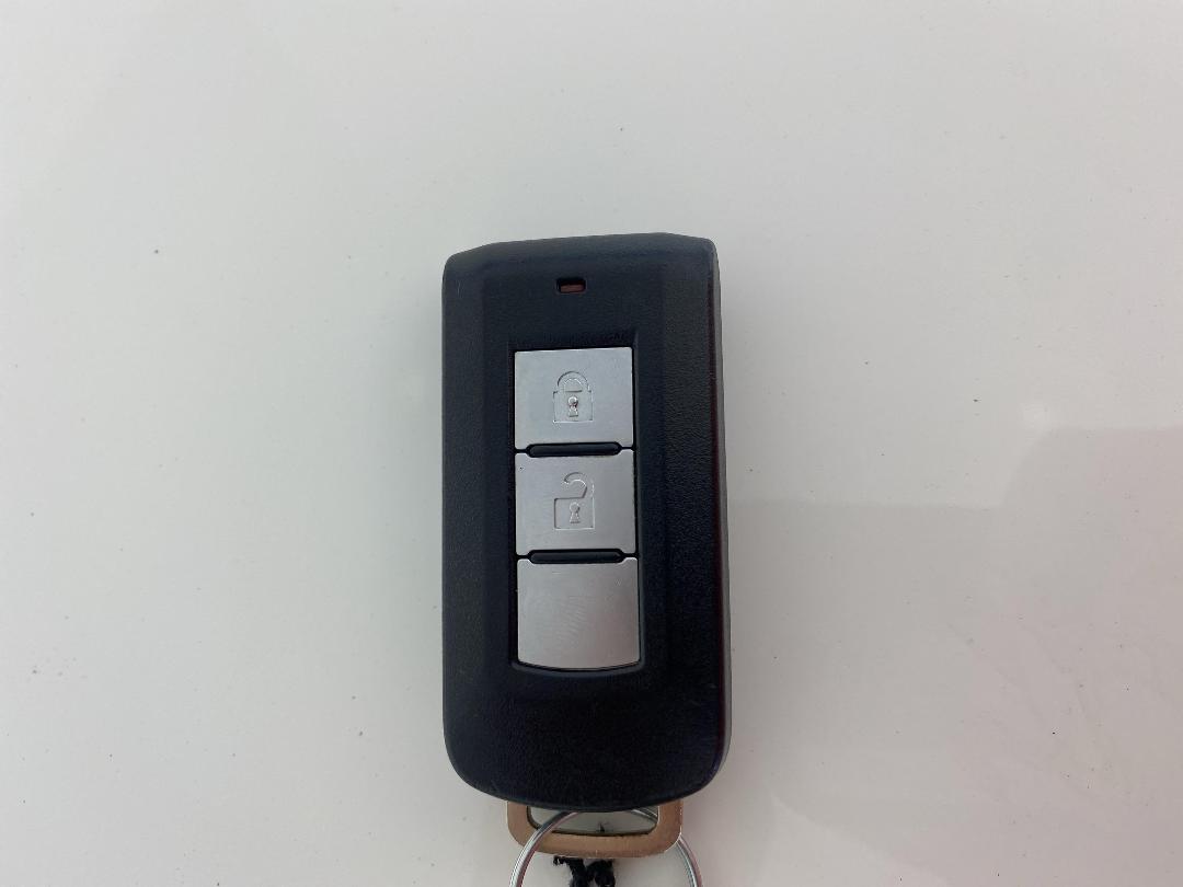 Photo '22' of Mitsubishi Outlander