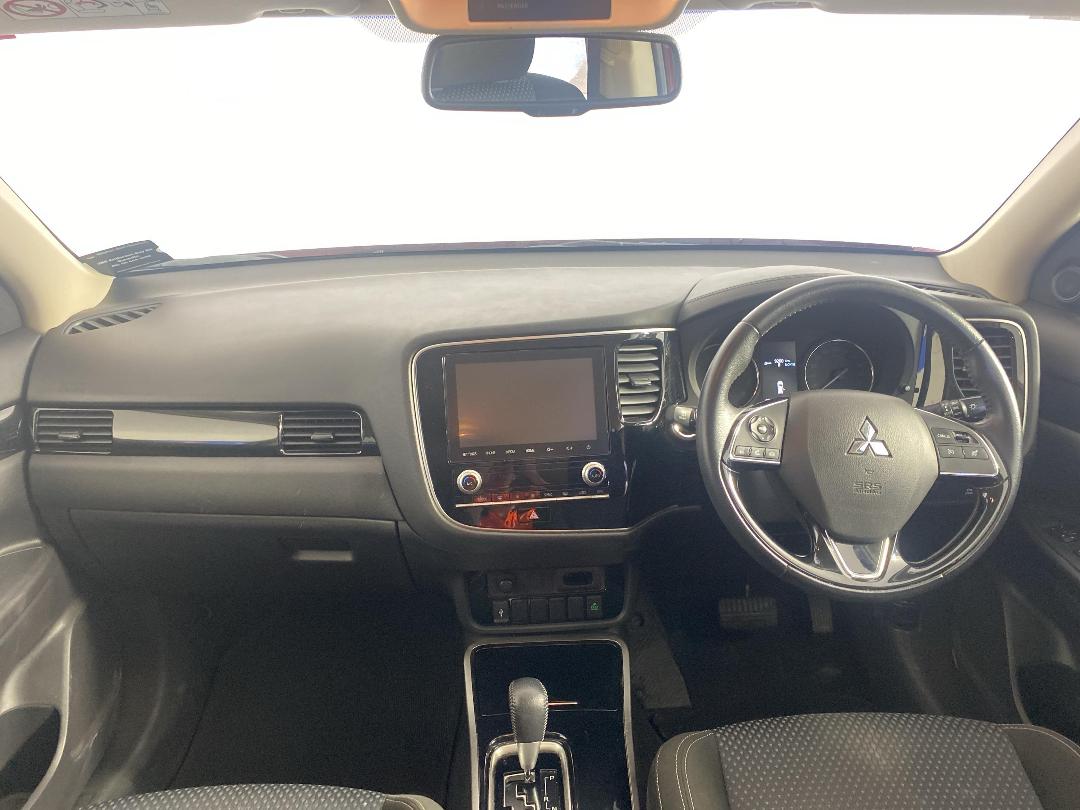 Photo '17' of Mitsubishi Outlander Photo '17' of Mitsubishi Outlander