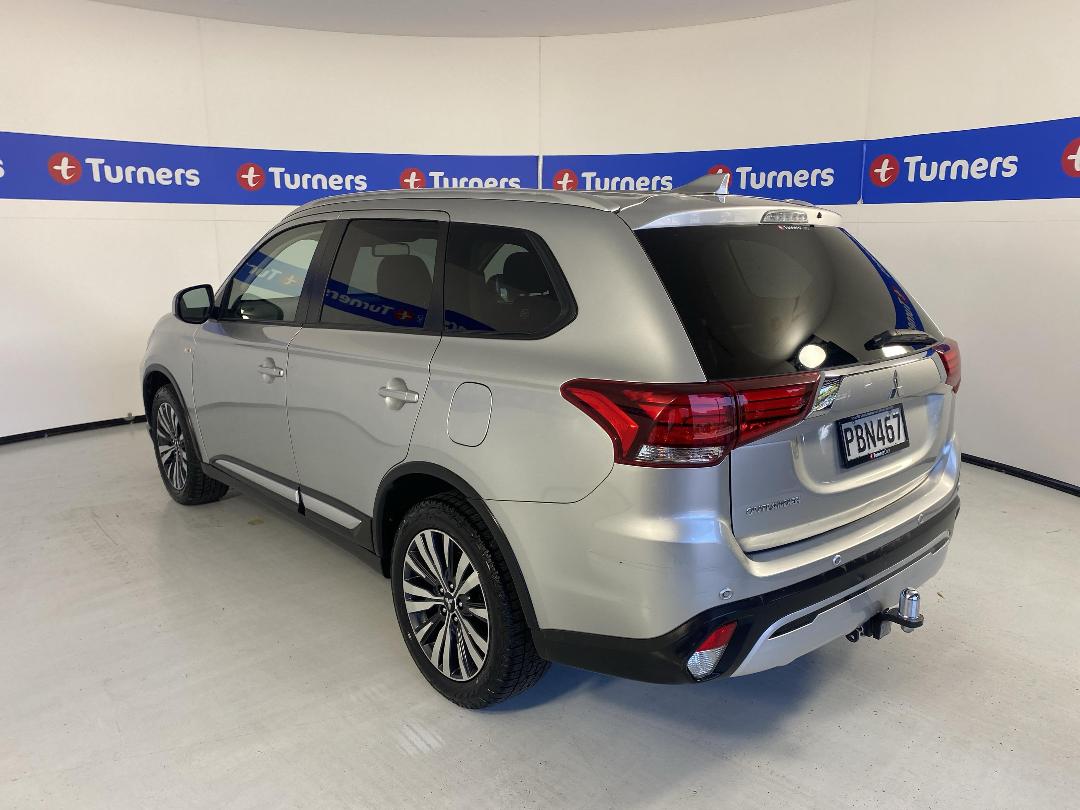 Photo '5' of Mitsubishi Outlander Photo '5' of Mitsubishi Outlander