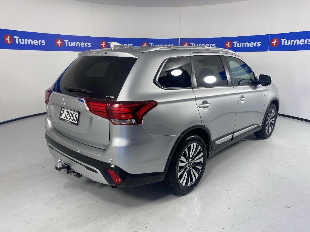 Photo '7' of Mitsubishi Outlander