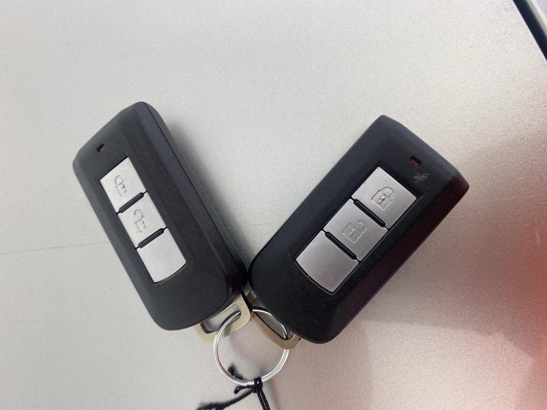 Photo '22' of Mitsubishi Outlander