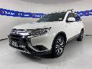 Thumbnail '4' of Mitsubishi Outlander