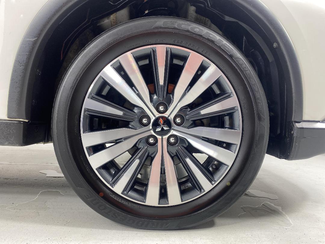 Photo '9' of Mitsubishi Outlander Photo '9' of Mitsubishi Outlander