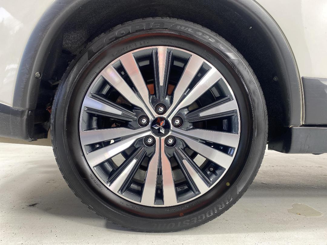 Photo '12' of Mitsubishi Outlander Photo '12' of Mitsubishi Outlander